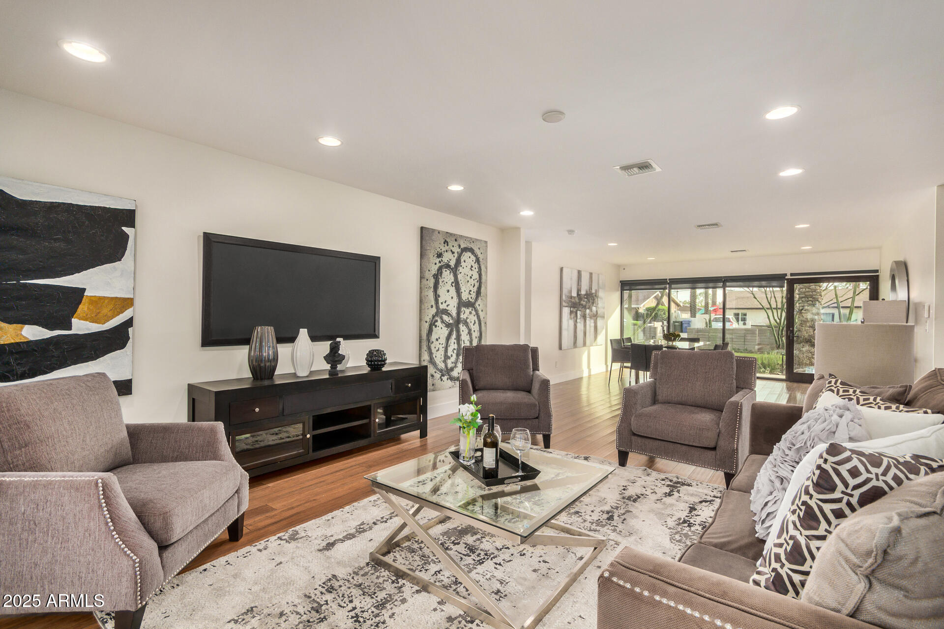 4312 East Roma Avenue Phoenix, AZ 85018 - Photo 2 of 30 10 - Roma