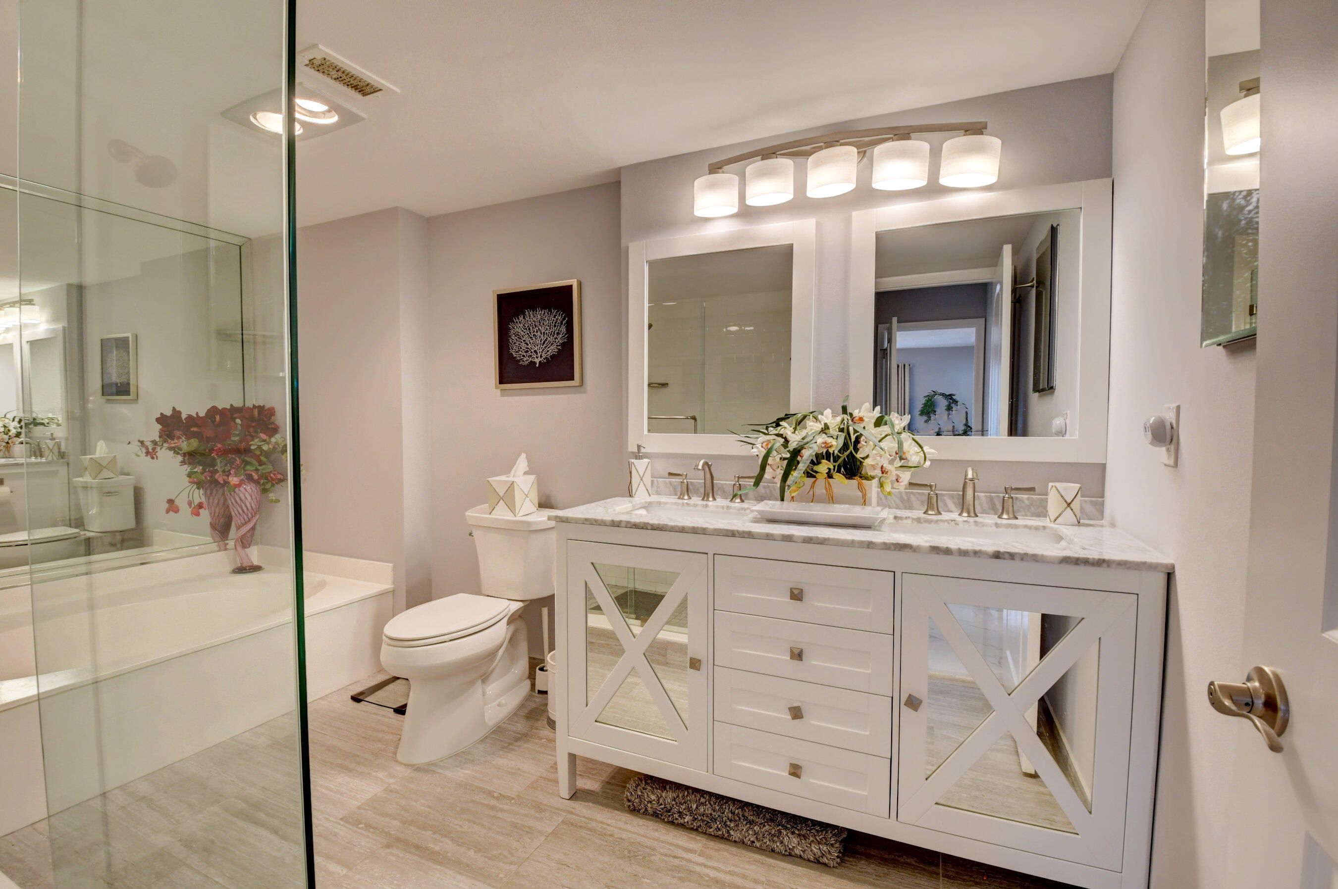 15 Westgate Lane, Unit D Boynton Beach, FL 33436 - Photo 20 of 58 Primary En Suite