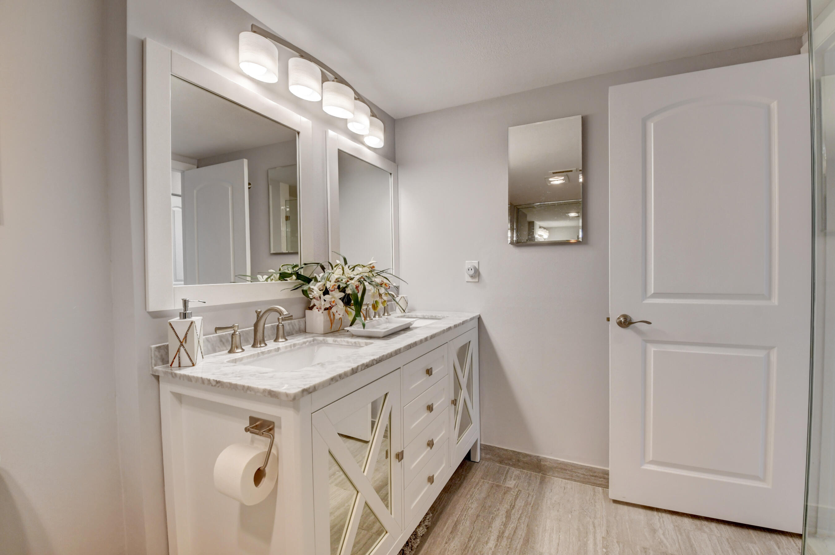 15 Westgate Lane, Unit D Boynton Beach, FL 33436 - Photo 22 of 58 Primary En Suite