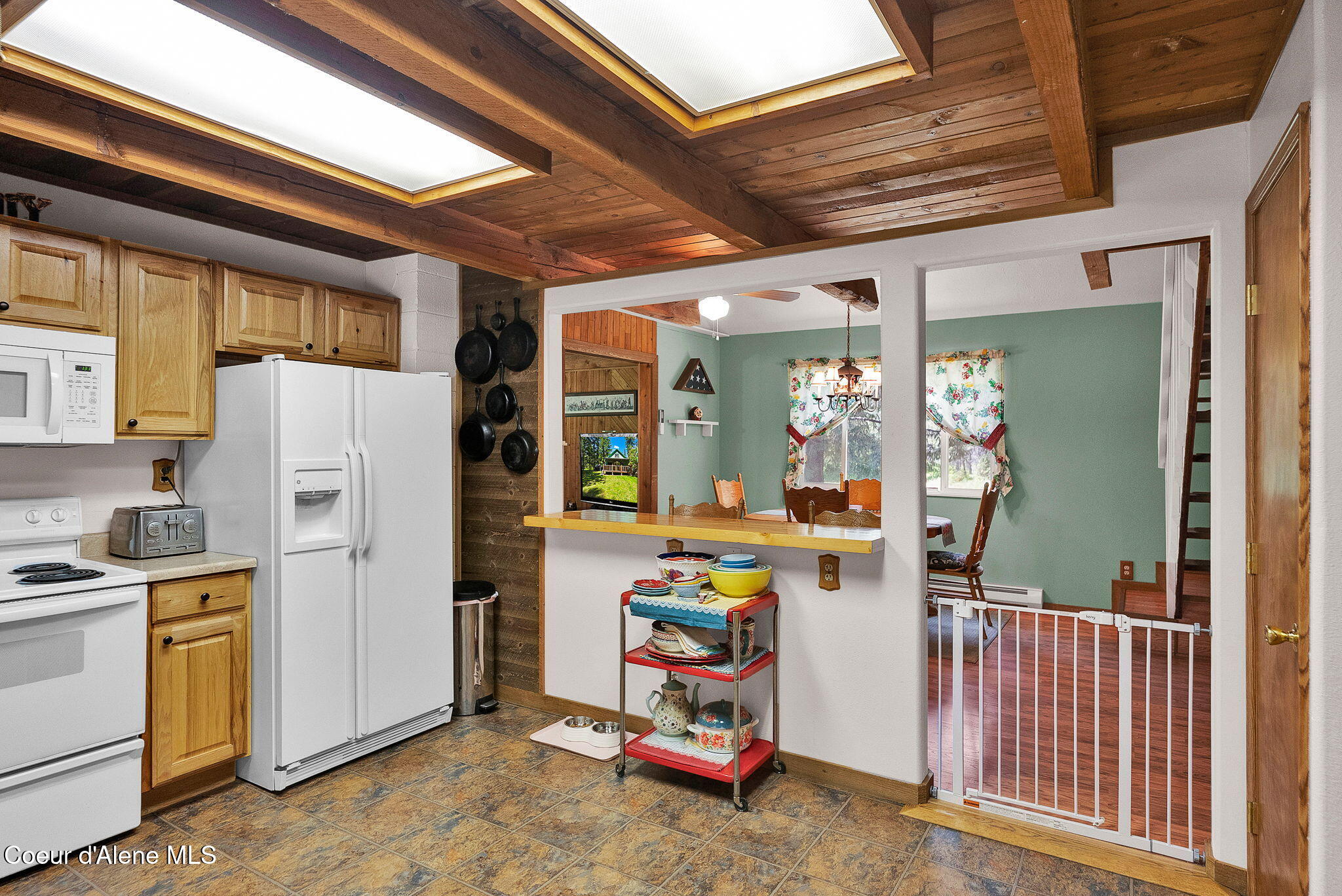 24805 North Cedar Mountain Road Athol, ID 83801 - Photo 17 of 82 Breakfast Bar
