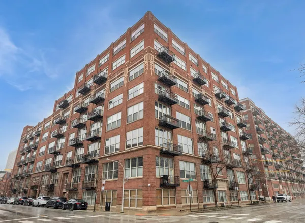 $2,400 | 1500 West Monroe Street, Unit 312, Chicago, IL 60607