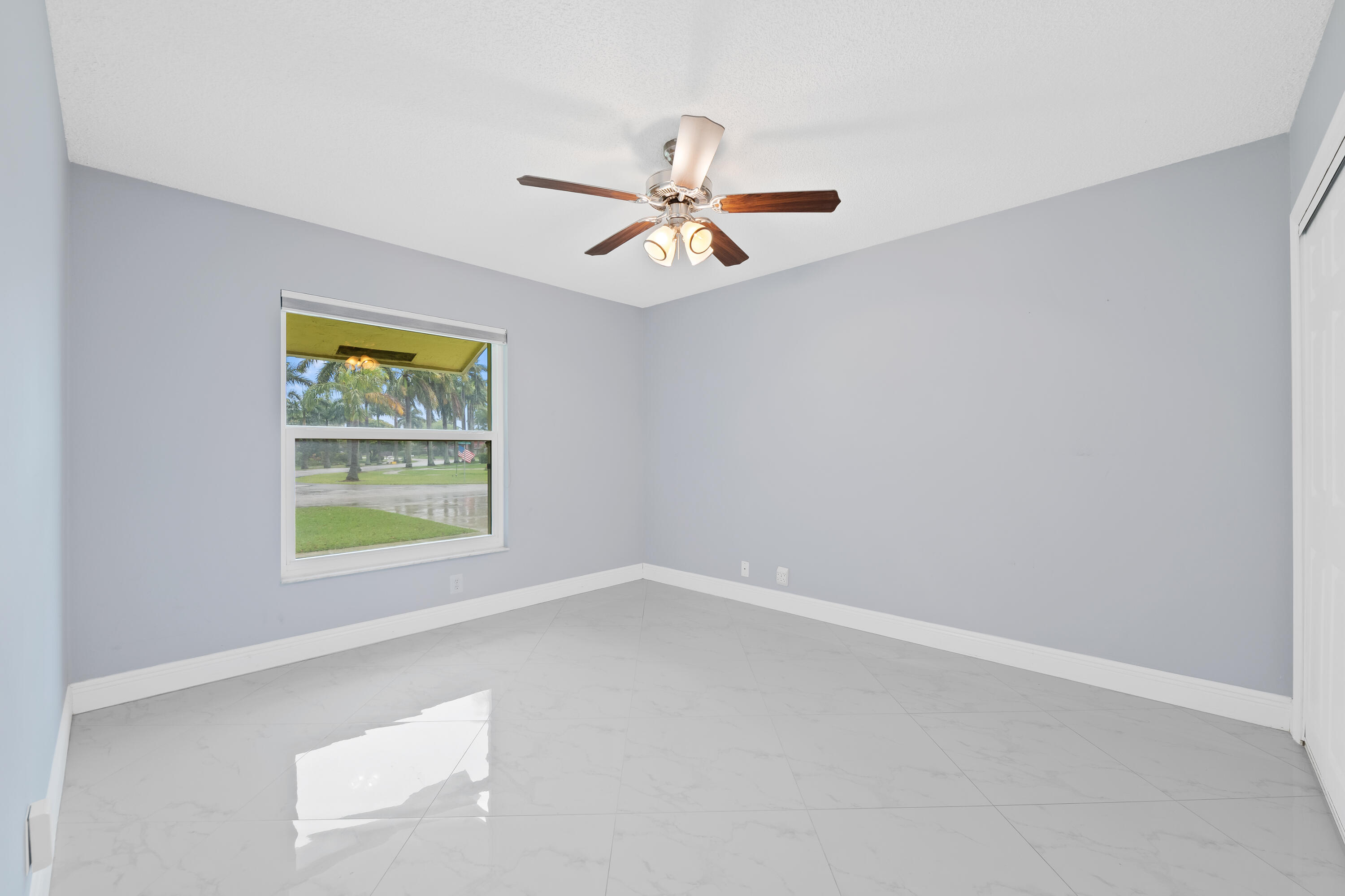 281 North Country Club Boulevard Boca Raton, FL 33487 - Photo 17 of 31 DSC_3961
