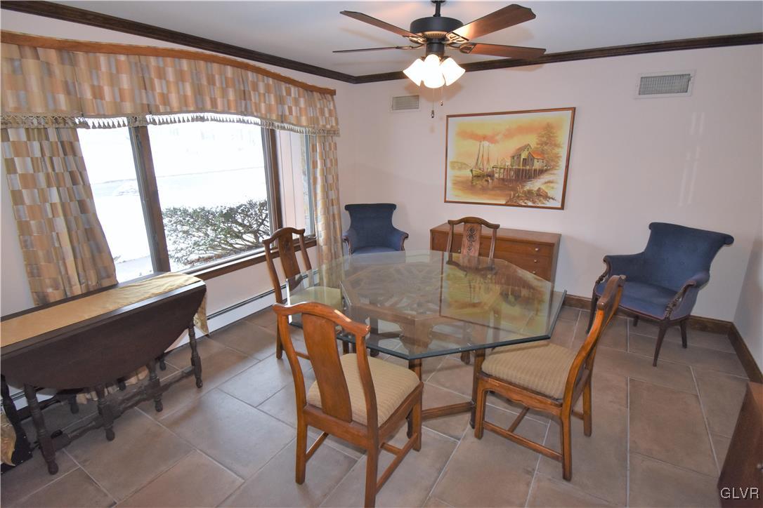 3412 Bridlepath Road Easton, PA 18045 - Photo 4 of 45 Gallery Image 4