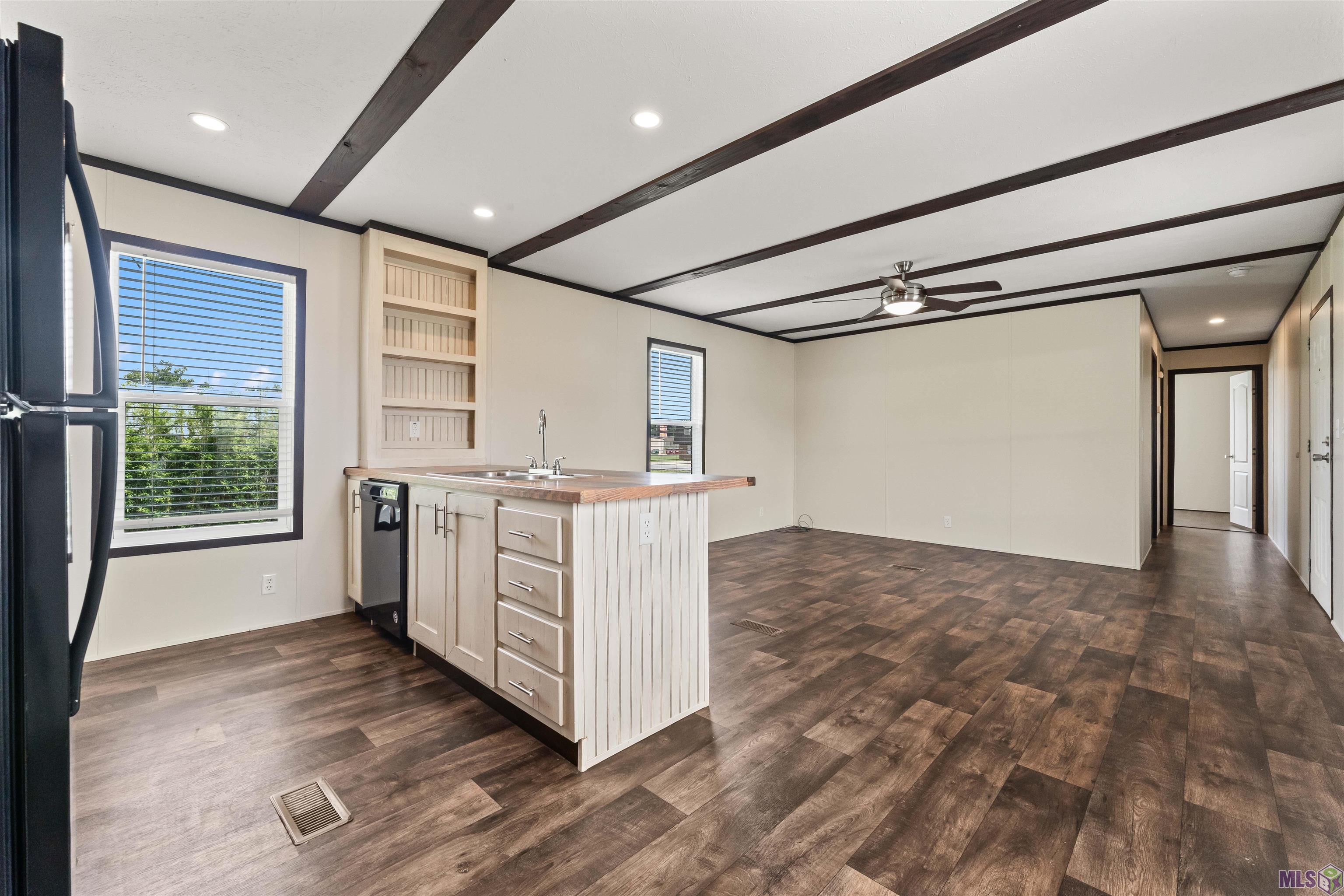 12487 Hebert Road Gonzales, LA 70737 - Photo 5 of 18 Gallery Image 5