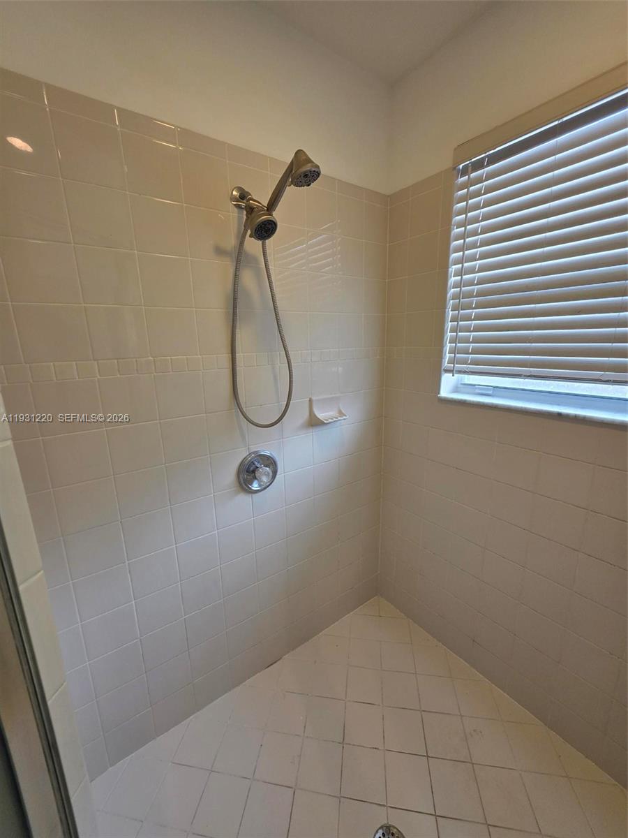 1885 Southeast 13th Street Homestead, FL 33035 - Photo 8 of 35