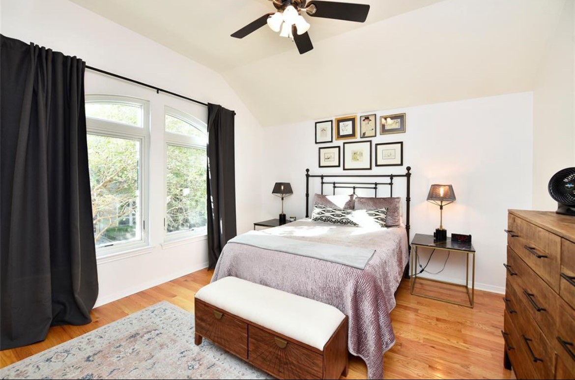 2007 Bailey Street Houston, TX 77006 - Photo 17 of 32