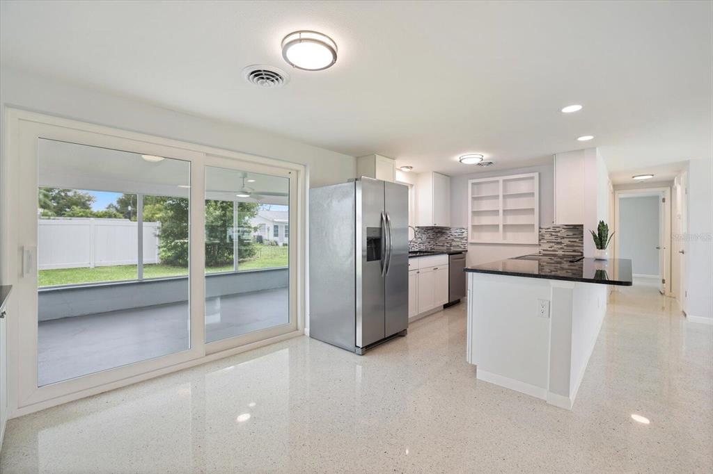 3485 Roslyn Road Venice, FL 34293 - Photo 5 of 16 Gallery Image 5