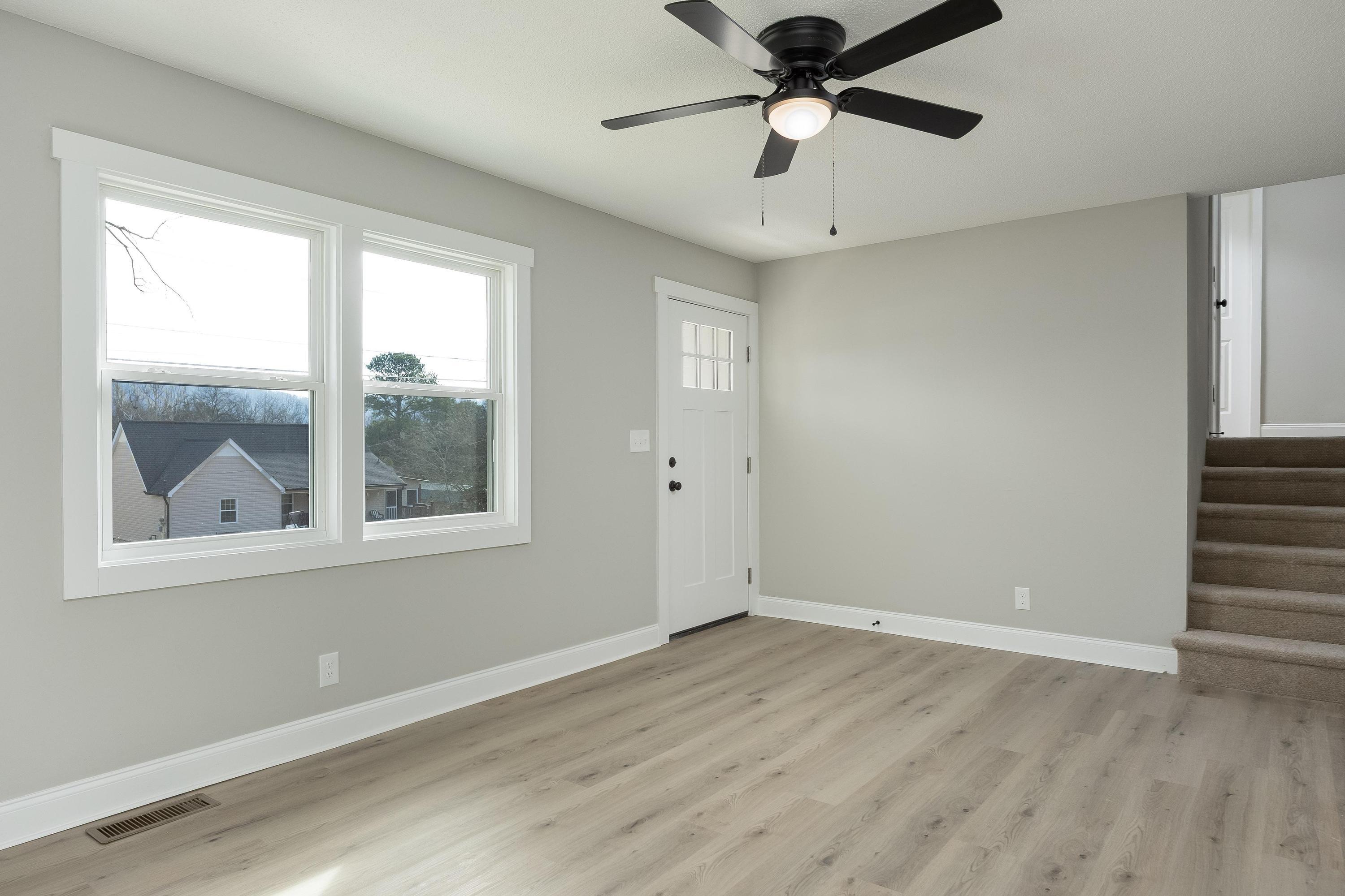 511 White Road Chattanooga, TN 37421 - Photo 6 of 29 2025_12_December_511_White_Rd_0013