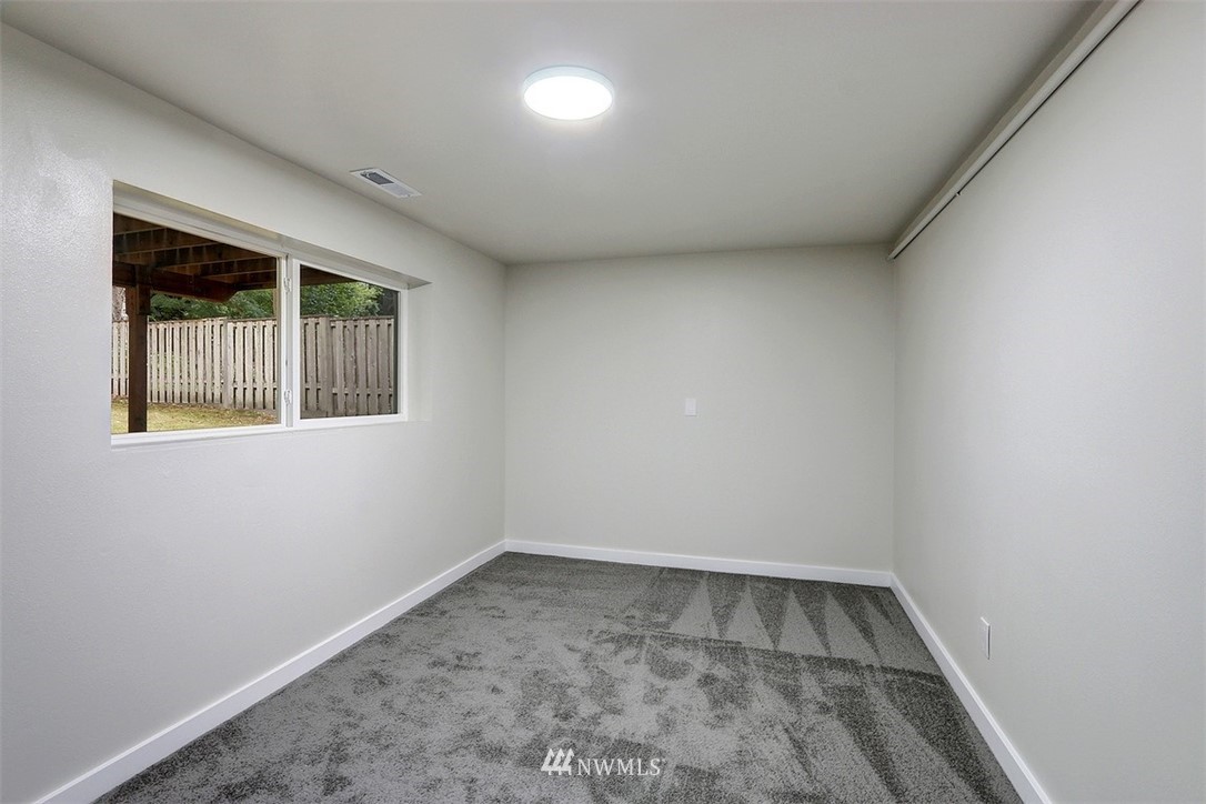 11019 23rd Drive Southeast Everett, WA 98208 - Photo 13 of 21