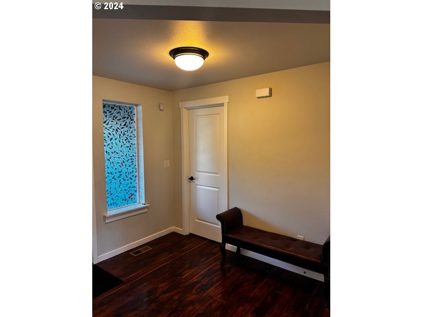30493 Izaak Walton Road Eugene, OR 97405 - Photo 8 of 32 Gallery Image 8