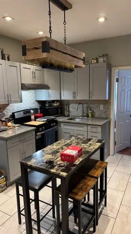 $1,700 | 40 Willow Street, Bayonne, NJ 07002