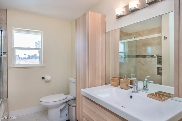 $3,195 | 3954 Keystone Court, Las Vegas, NV 89103