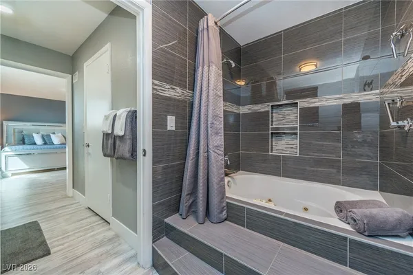 $3,195 | 3954 Keystone Court, Las Vegas, NV 89103