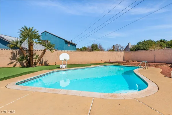 $3,195 | 3954 Keystone Court, Las Vegas, NV 89103