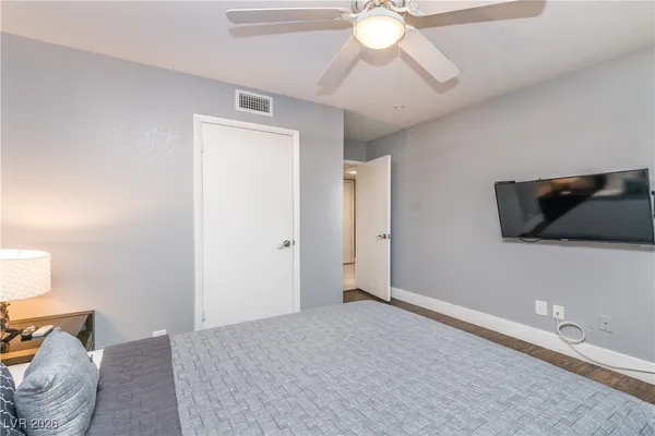 $3,195 | 3954 Keystone Court, Las Vegas, NV 89103