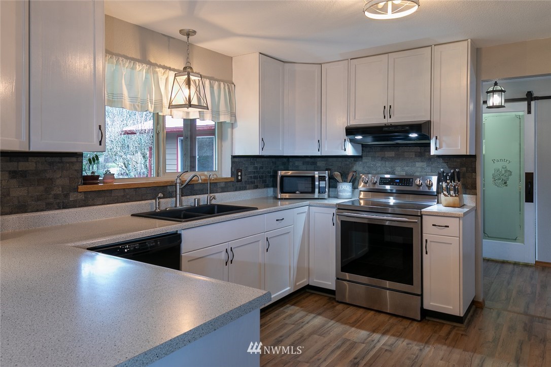 7721 Sidney Road Southwest Port Orchard, WA 98367 - Photo 12 of 32 Gallery Image 12