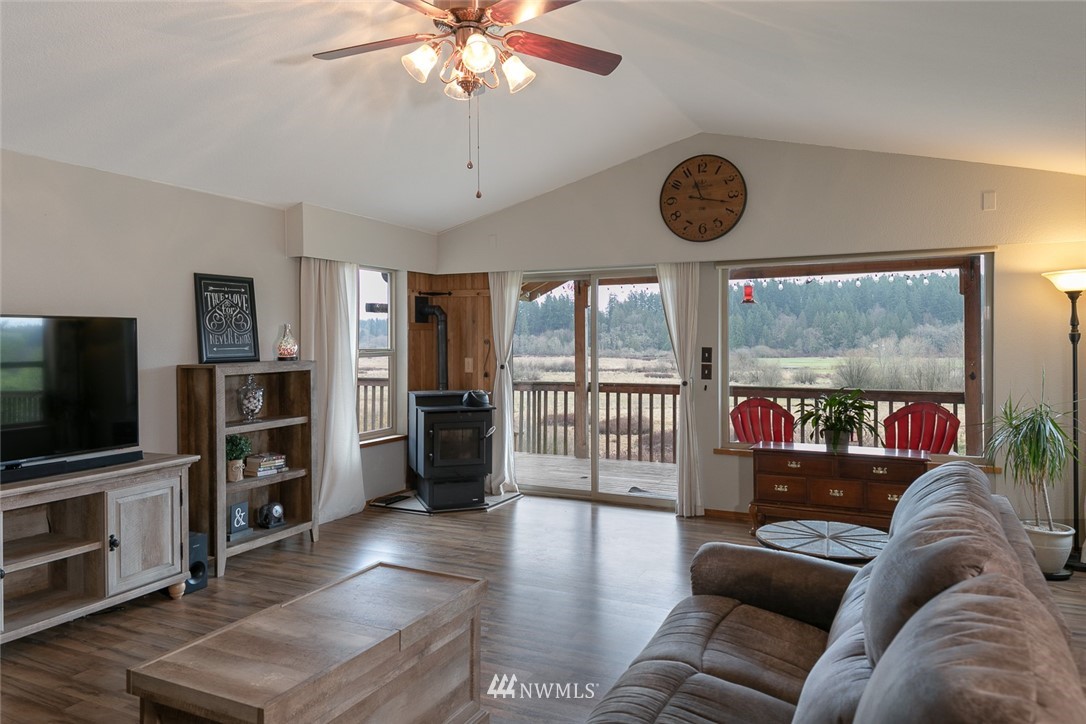 7721 Sidney Road Southwest Port Orchard, WA 98367 - Photo 4 of 32 Gallery Image 4