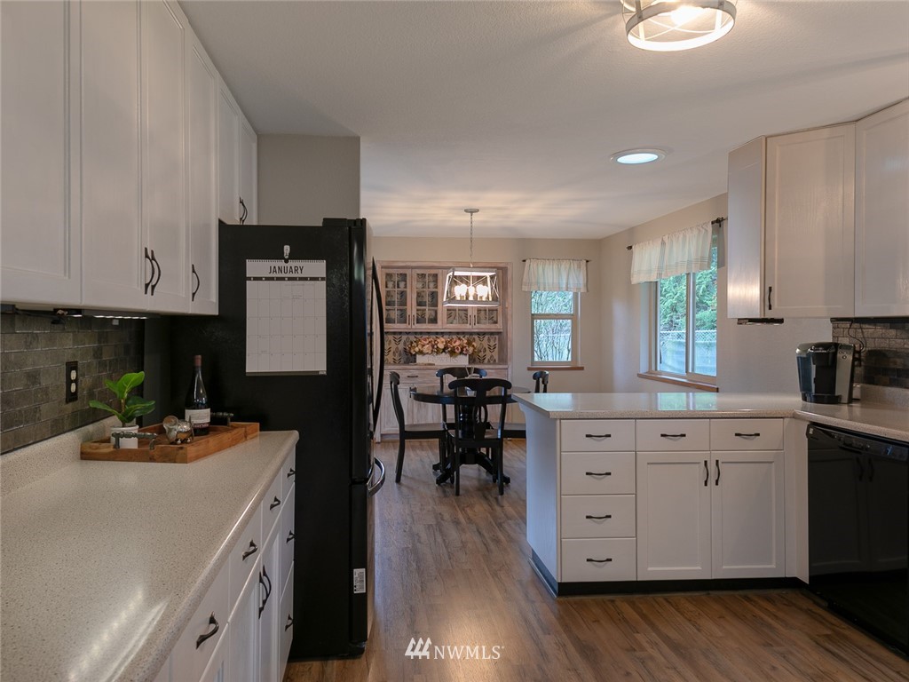 7721 Sidney Road Southwest Port Orchard, WA 98367 - Photo 6 of 32 Gallery Image 6
