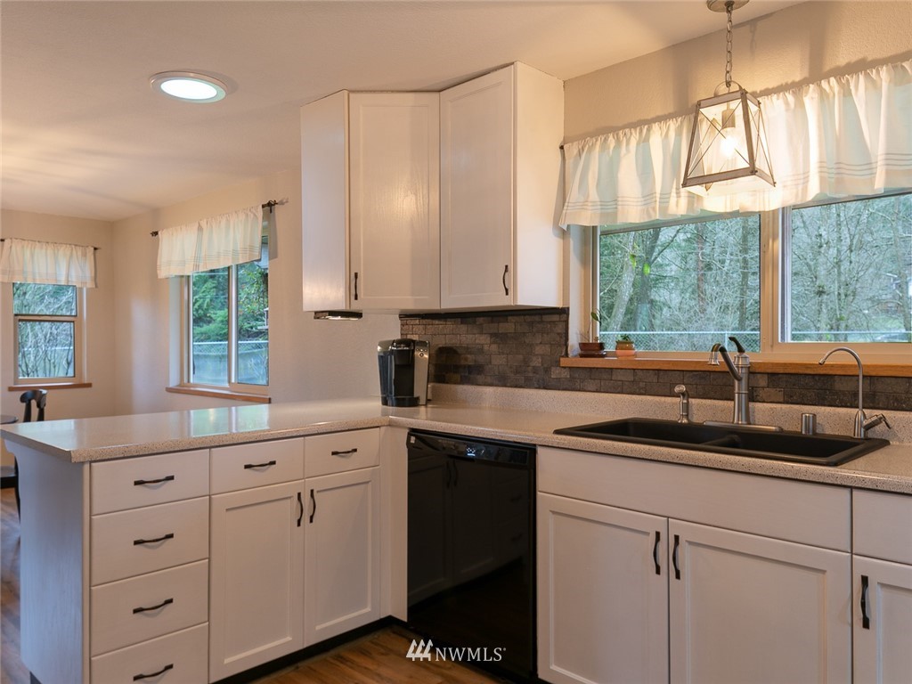 7721 Sidney Road Southwest Port Orchard, WA 98367 - Photo 8 of 32 Gallery Image 8