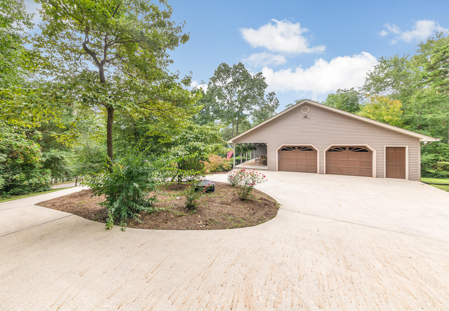 9003 Rocky Point Road Soddy Daisy, TN 37379 - Photo 4 of 36 9003 Rocky Point Rd 05