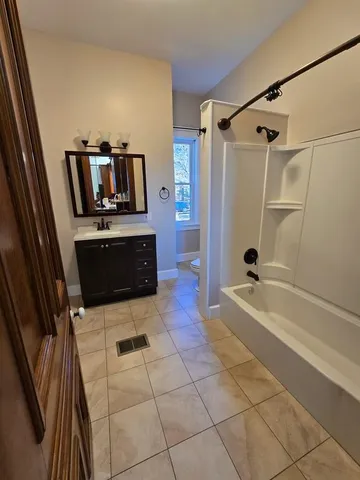 $2,900 | 281 Pembroke Street, Pembroke, NH 03275