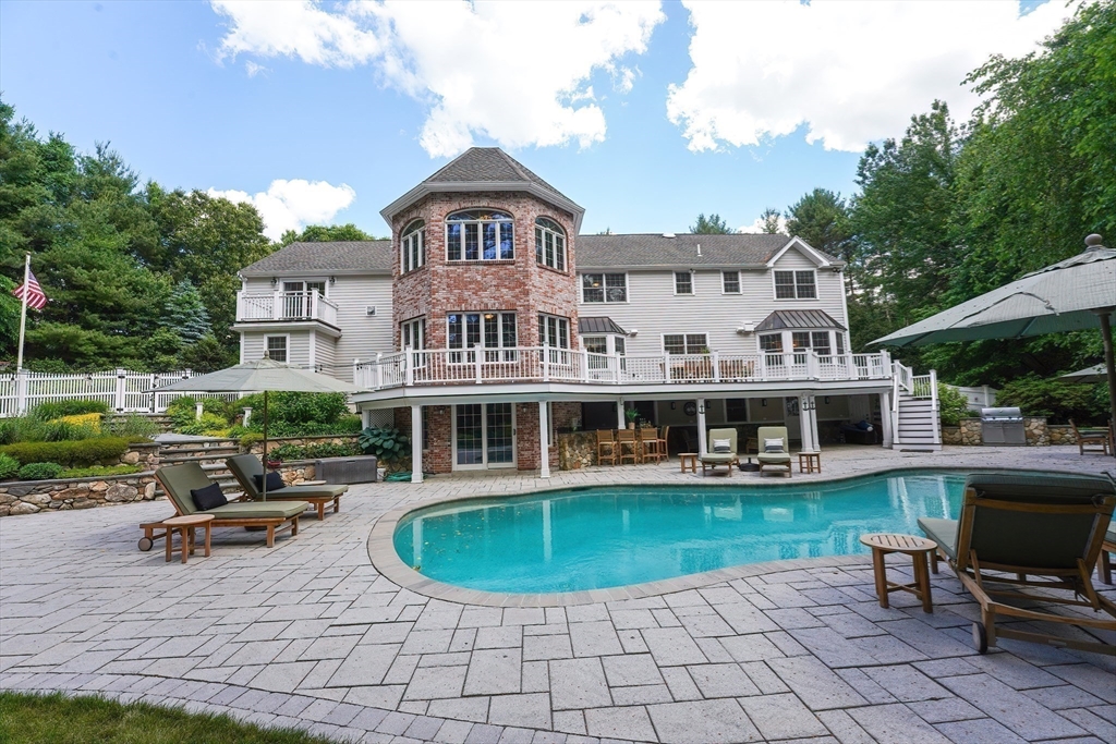 47 Whichita Road Medfield, MA 02052 - Photo 4 of 42 Gallery Image 4
