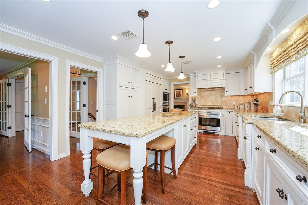 47 Whichita Road Medfield, MA 02052 - Photo 9 of 42 Gallery Image 9