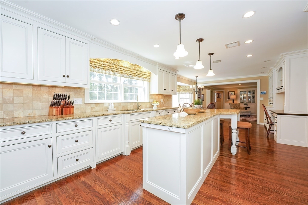 47 Whichita Road Medfield, MA 02052 - Photo 10 of 42 Gallery Image 10