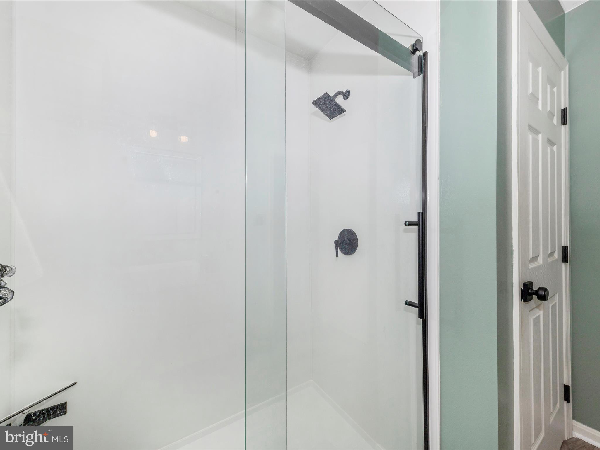 2406 Graystone Lane Frederick, MD 21702 - Photo 25 of 62 Primary Bathroom