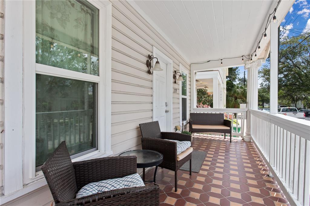 2119 West Spruce Street Tampa, FL 33607 - Photo 3 of 27