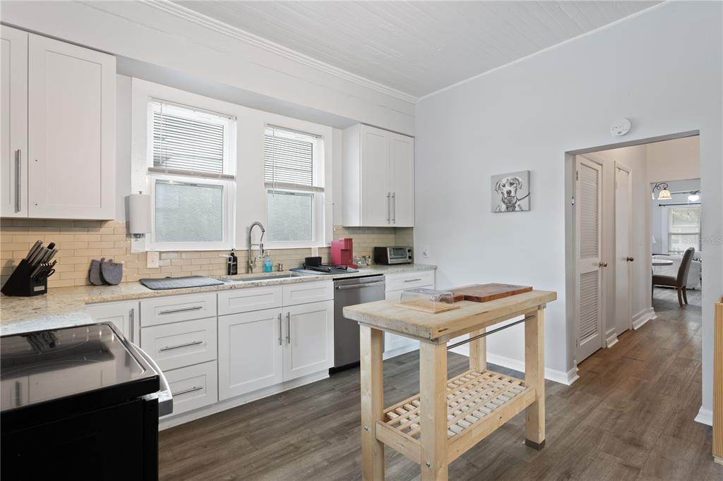 2119 West Spruce Street Tampa, FL 33607 - Photo 7 of 27