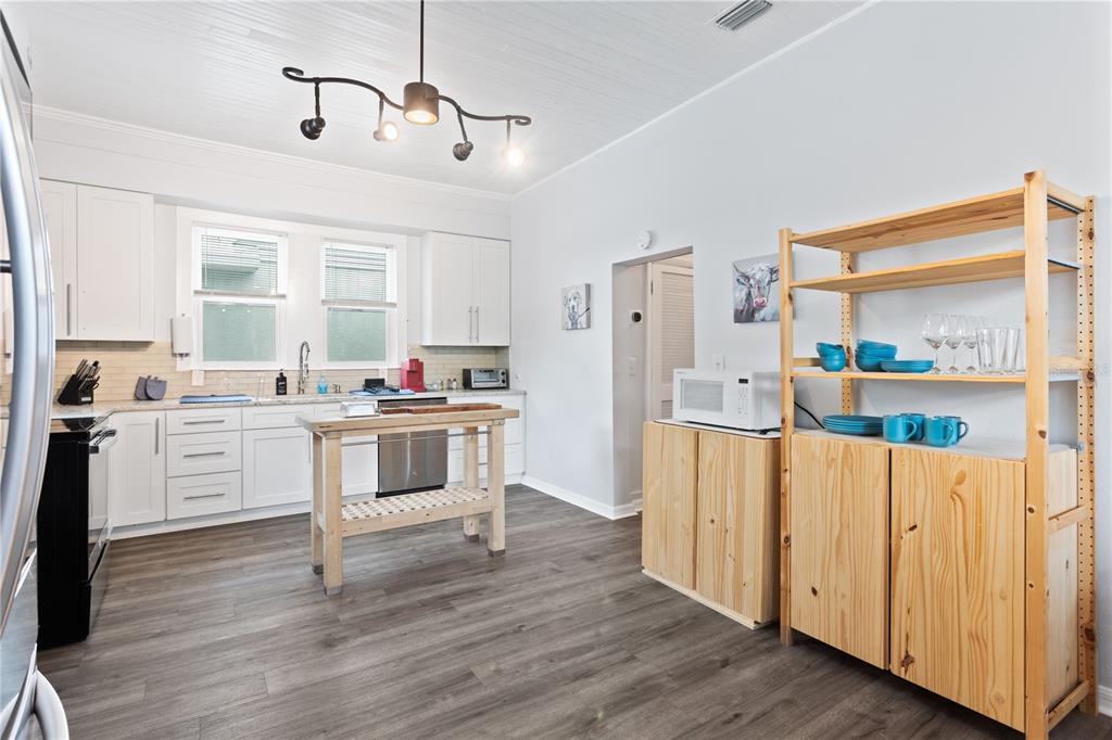 2119 West Spruce Street Tampa, FL 33607 - Photo 8 of 27