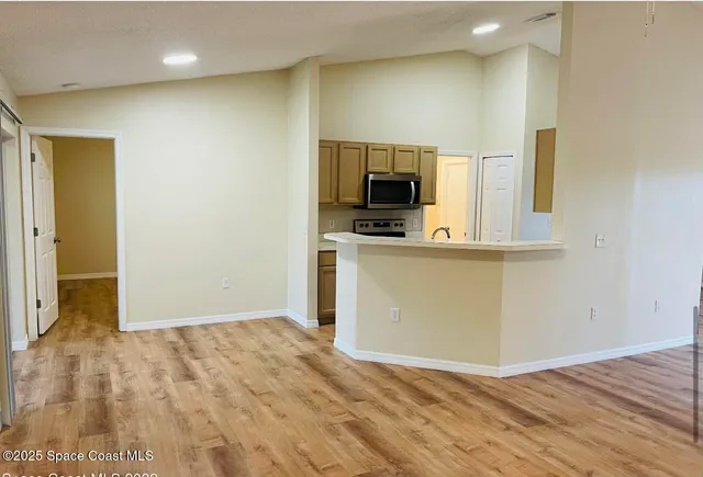 $2,450 | 2117 Buescher Hill Street, Melbourne, FL 32935