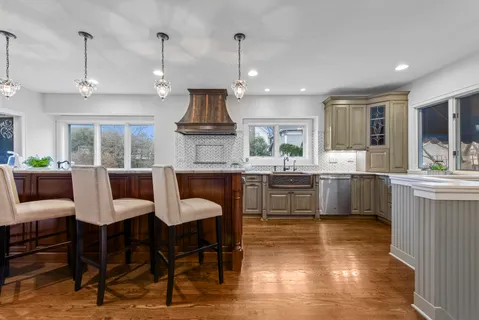 $1,800,000 | 135 West Lake Street, Barrington, IL 60010