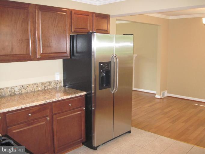 5918 Hanover Avenue Springfield, VA 22150 - Photo 12 of 30 Kitchen/Dining Room