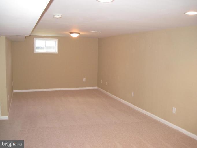 5918 Hanover Avenue Springfield, VA 22150 - Photo 18 of 30 Family Room