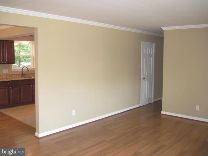 5918 Hanover Avenue Springfield, VA 22150 - Photo 4 of 30 Living Room #2
