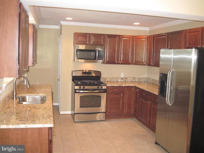 5918 Hanover Avenue Springfield, VA 22150 - Photo 9 of 30 Kitchen