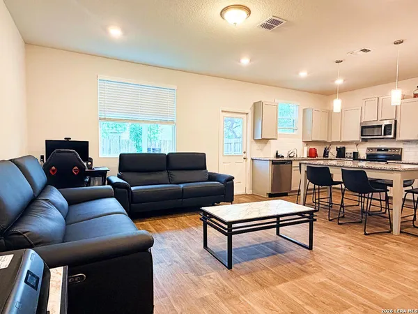 $1,550 | 5951 Cinnabar Corner, San Antonio, TX 78222