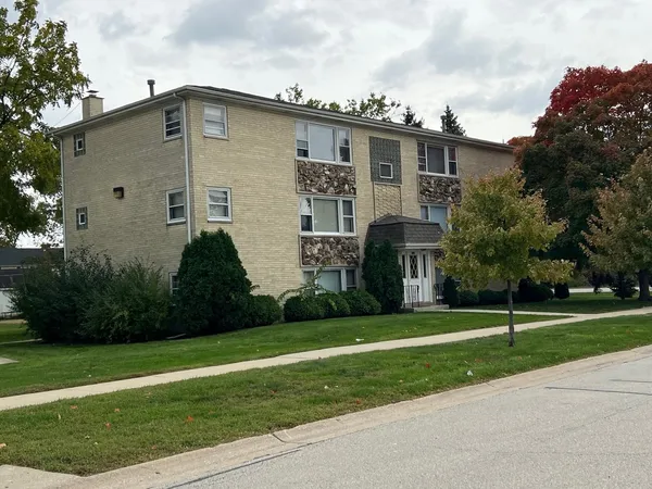 $1,750 | 395 Elk Boulevard, Unit 1A, Des Plaines, IL 60016