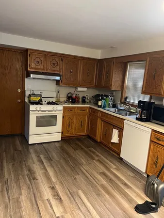 $1,750 | 395 Elk Boulevard, Unit 1A, Des Plaines, IL 60016