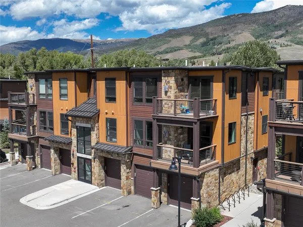 $899,000 | 1080 Blue River Parkway, Unit 203, Silverthorne, CO 80498