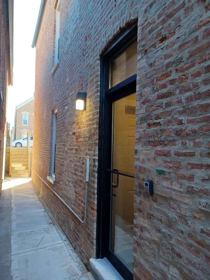 2030 West 21st Street Chicago, IL 60608 - Photo 3 of 19 a view of outdoor seating space