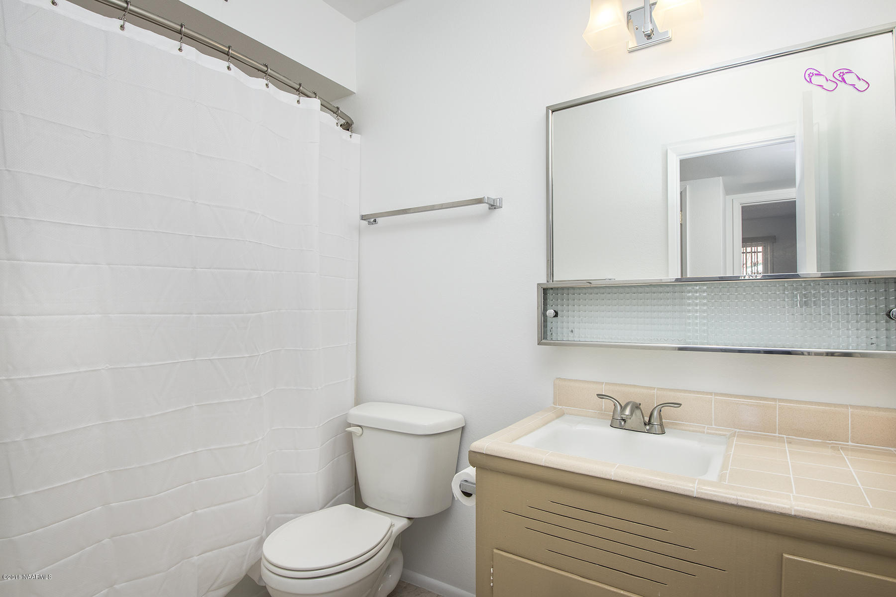 2229 East Lockett Road Flagstaff, AZ 86004 - Photo 13 of 17 Bathroom 2