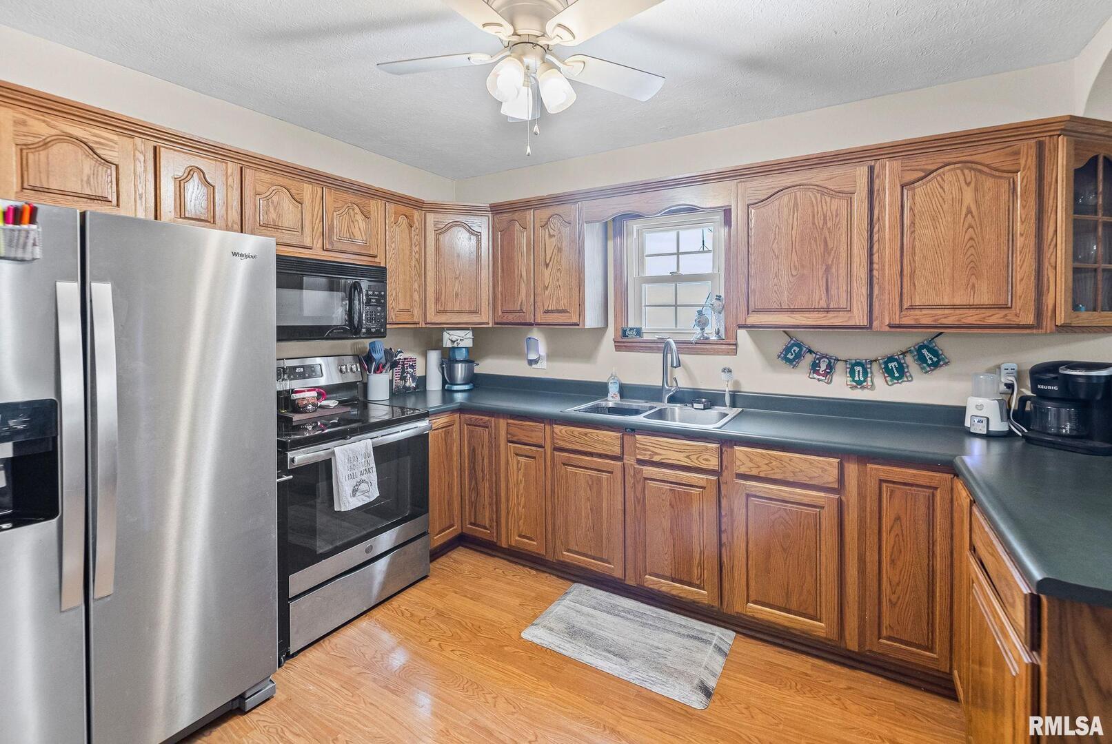 7302 Hoffman Road Centralia, IL 62801 - Photo 17 of 39