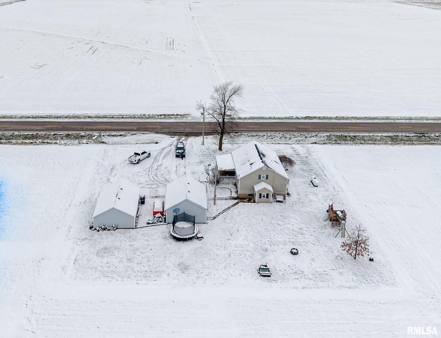 7302 Hoffman Road Centralia, IL 62801 - Photo 2 of 39