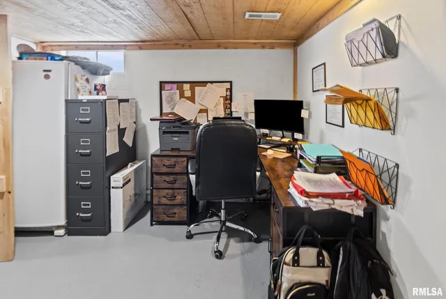 $215,000 | 7302 Hoffman Road, Centralia, IL 62801