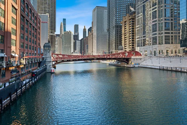 $2,600 | 345 North LaSalle Drive, Unit 2610, Chicago, IL 60654