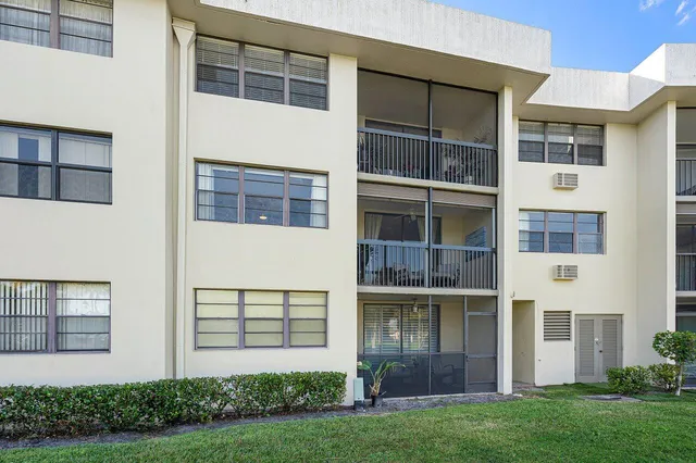 $2,275 | 2420 DC Country Club Boulevard, Unit 205D, Deerfield Beach, FL 33442