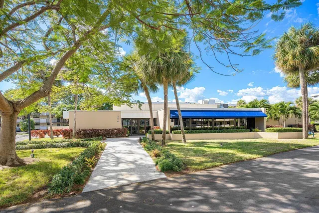 $2,275 | 2420 DC Country Club Boulevard, Unit 205D, Deerfield Beach, FL 33442